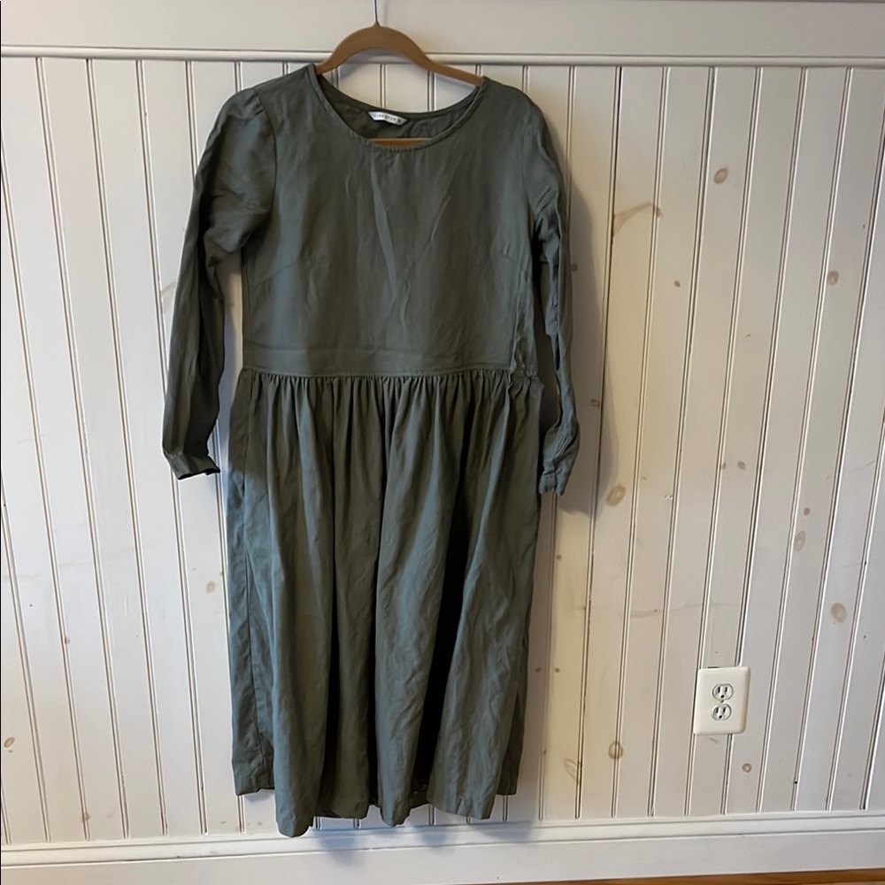 Linenfox Alice Dress, XS in color “pine green”